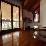 The Pretty Attic 아파트